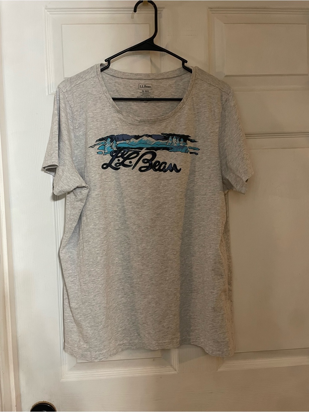 L.L. Bean Gray Short-Sleeve Tee with Blue Graphic XL 100% Cotton